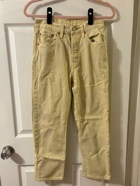 Levi’s bright yellow 501 crop jeans